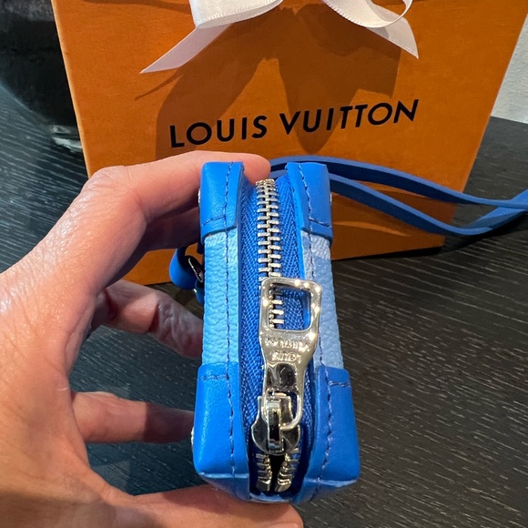 Rare! Louis Vuitton Clouds Trunk Lanyard. - Picture 5 of 8
